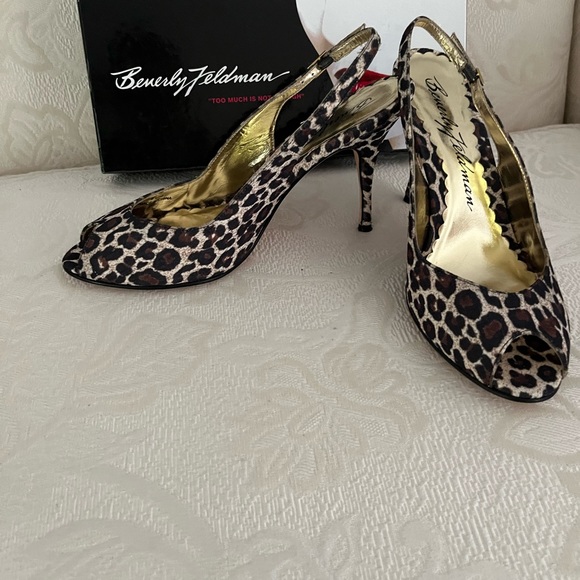 BEVERLY FELDMAN brown and tan animal print peep toe and heels-Wisdom Leopard! ❤️ - Picture 3 of 8